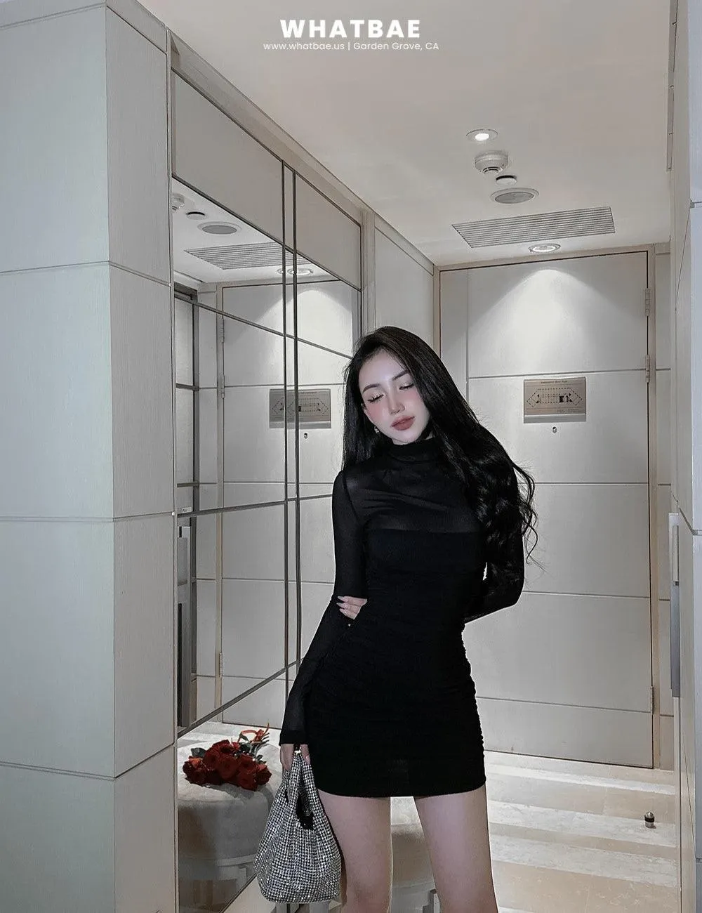 Long-sleeved short bodycon dress with a thin layer of chiffon on the outside