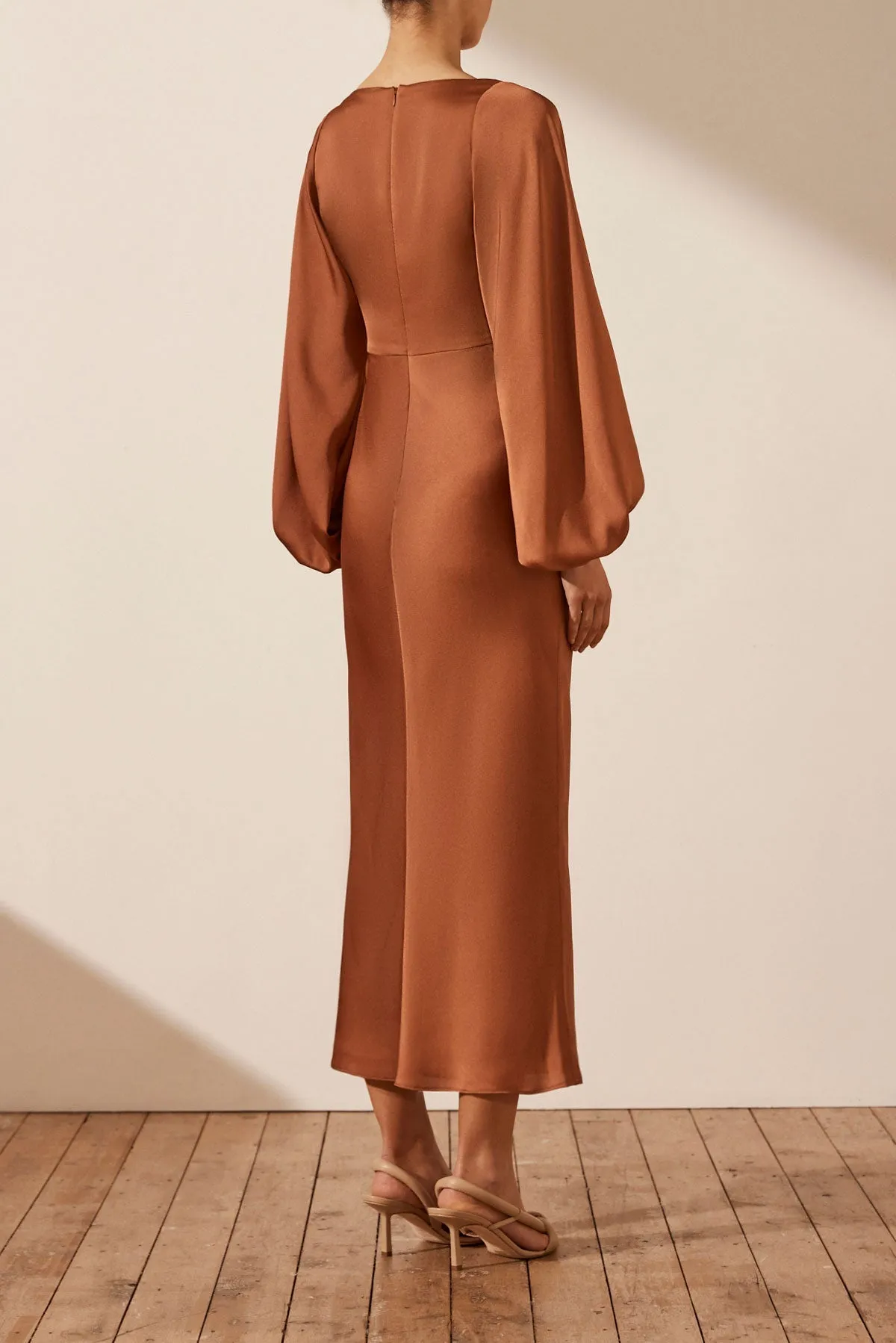 LUXE BALLOON SLEEVE KNOT FRONT MIDI DRESS - MOCHA