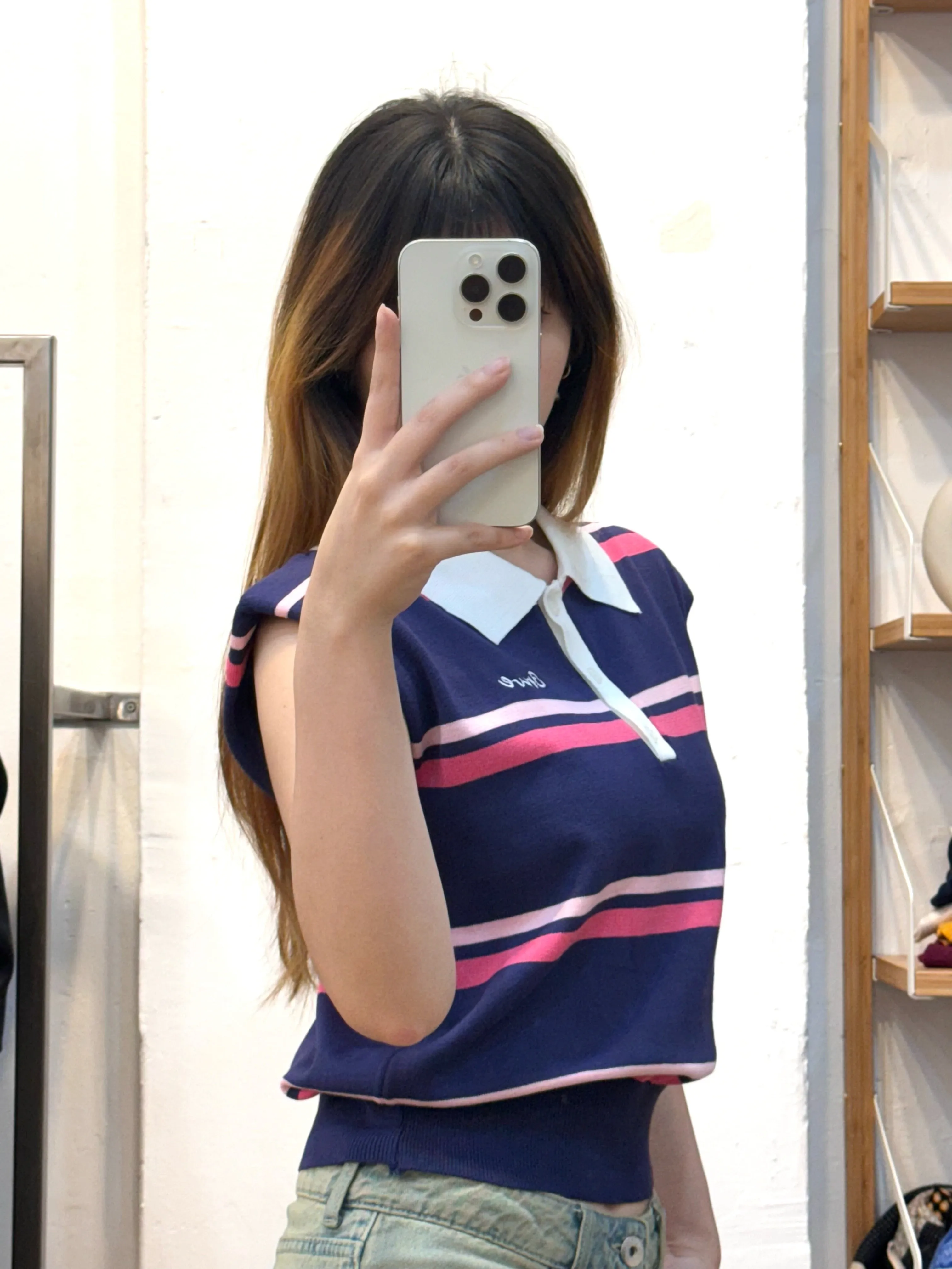 Sleeveless stripes top