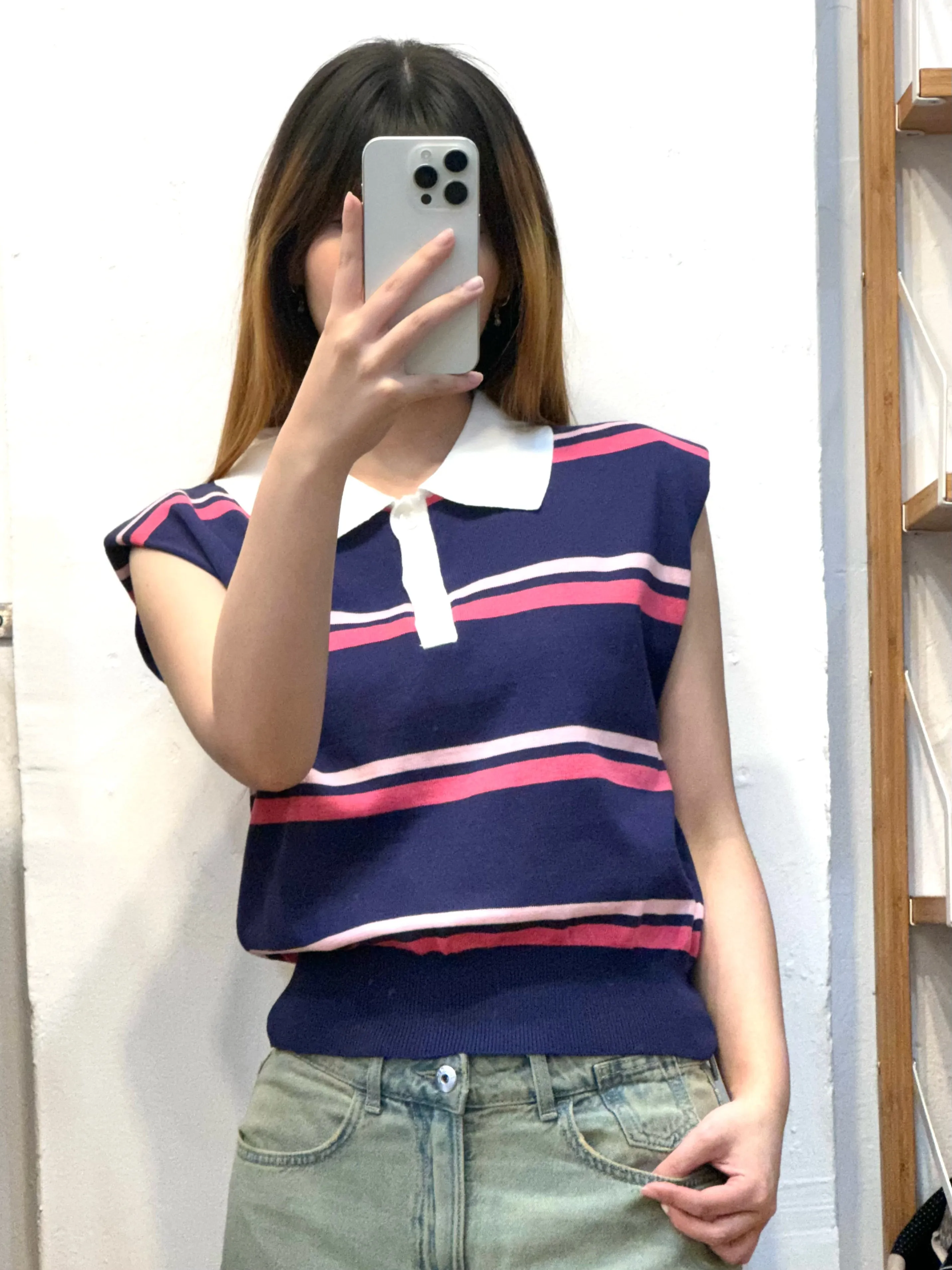 Sleeveless stripes top