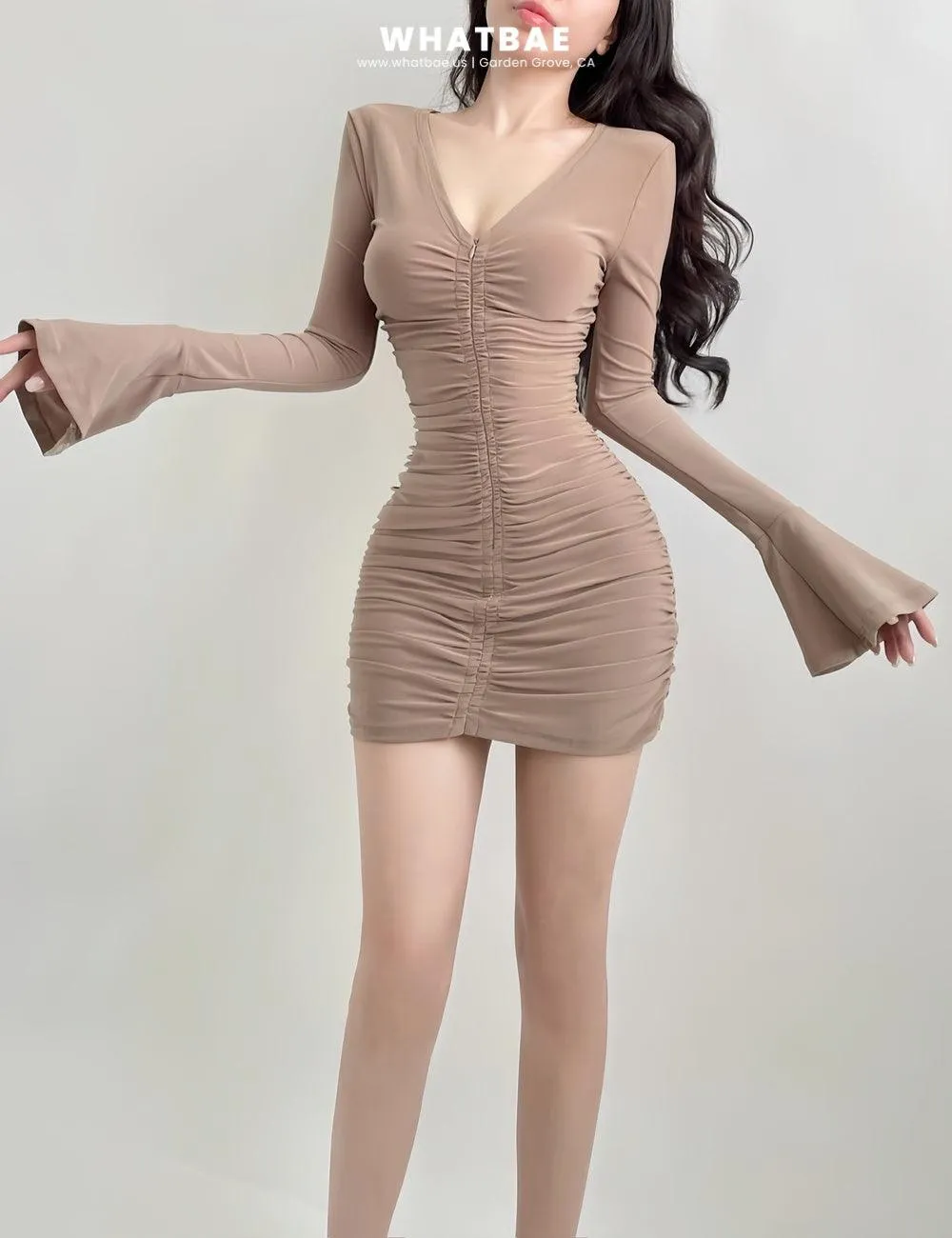 V-neck long-sleeved bodycon dress with ruffles
